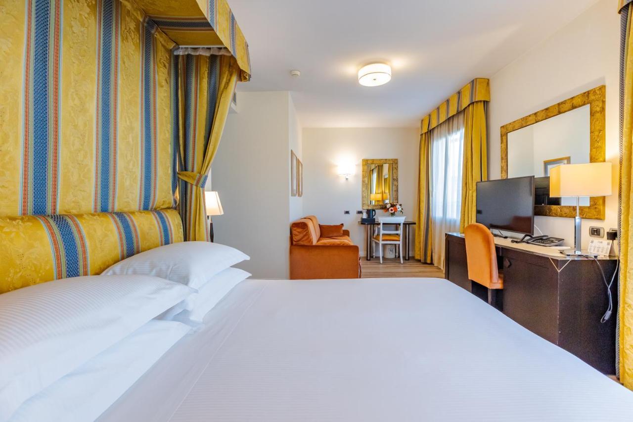 Fh55 Grand Hotel Mediterraneo Florencie Exteriér fotografie